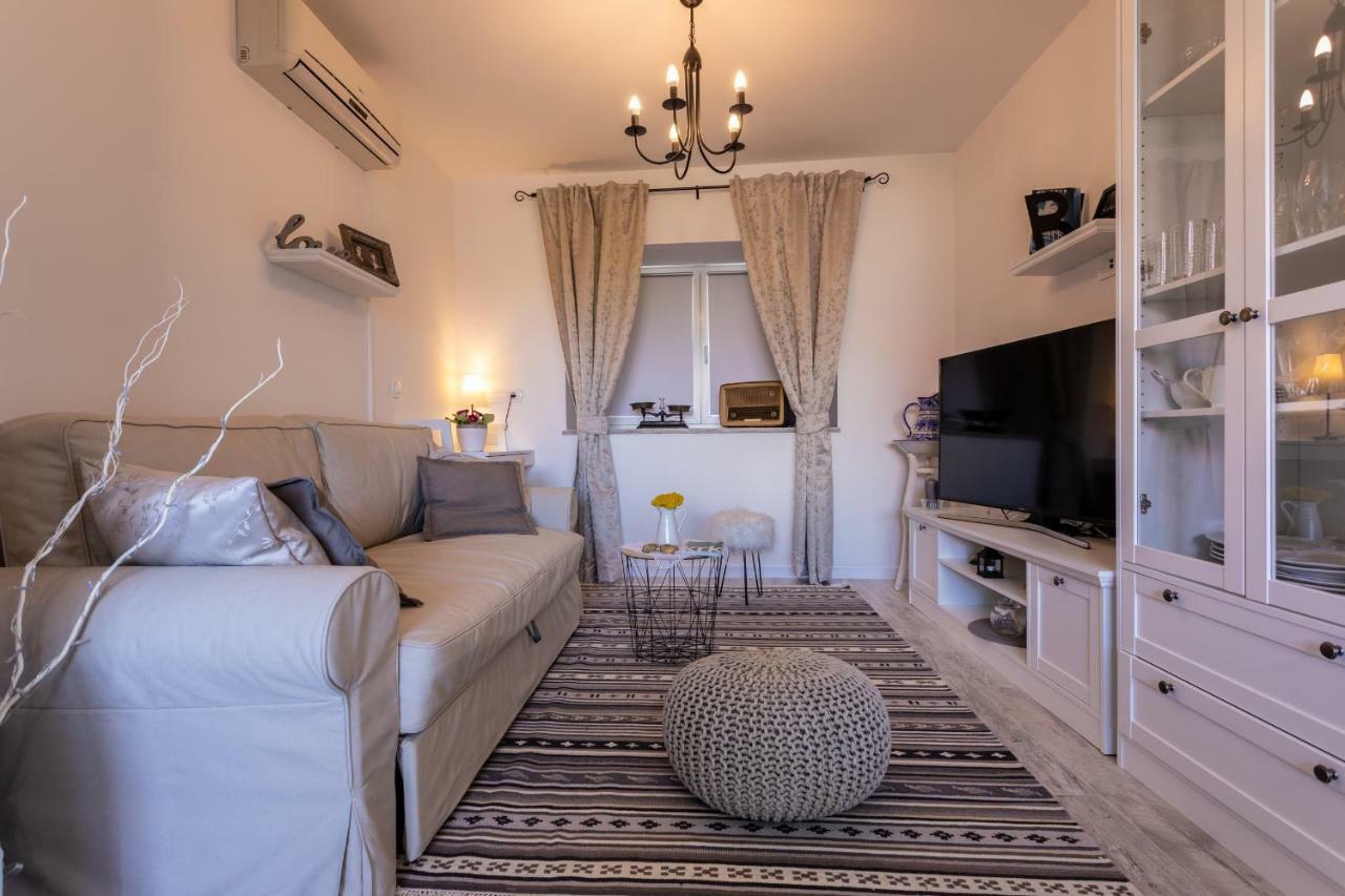 Relax Village Home Mare Кърк Екстериор снимка